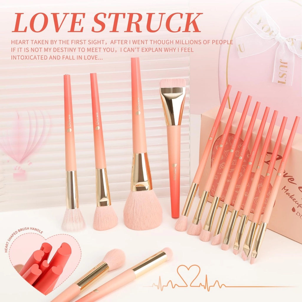 Juego de brochas de maquillaje con estuche