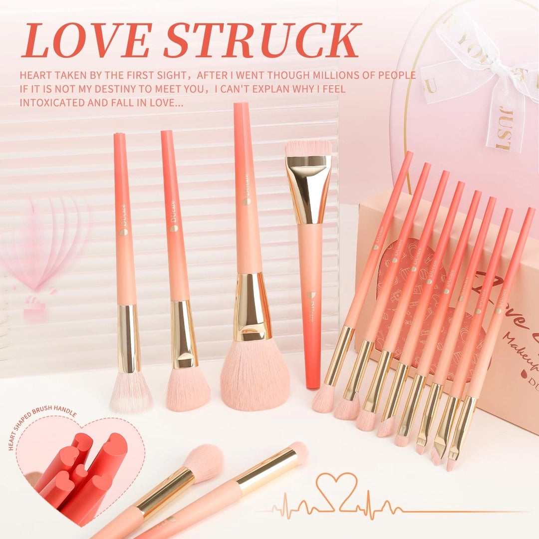 Juego de brochas de maquillaje con estuche